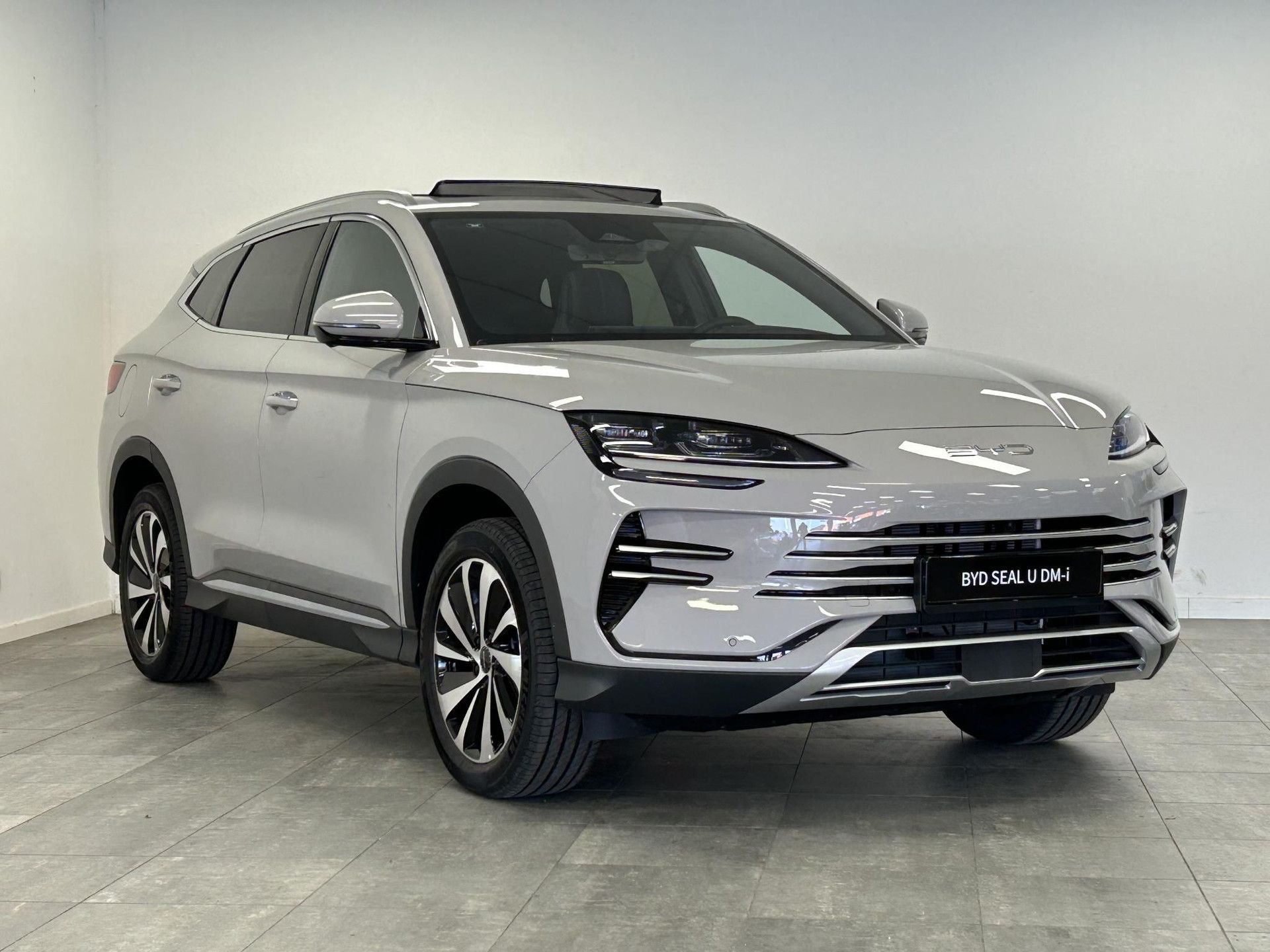 BYD SEALU