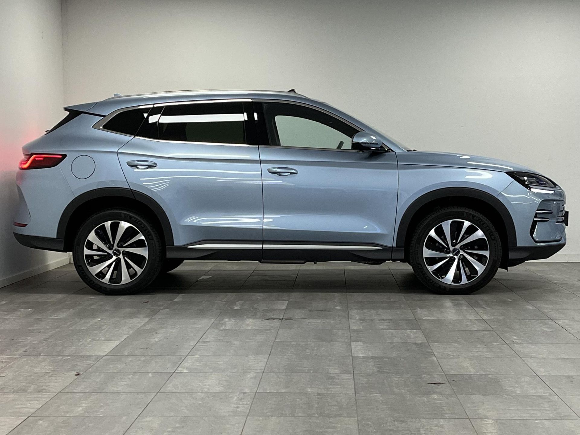 BYD SEALU