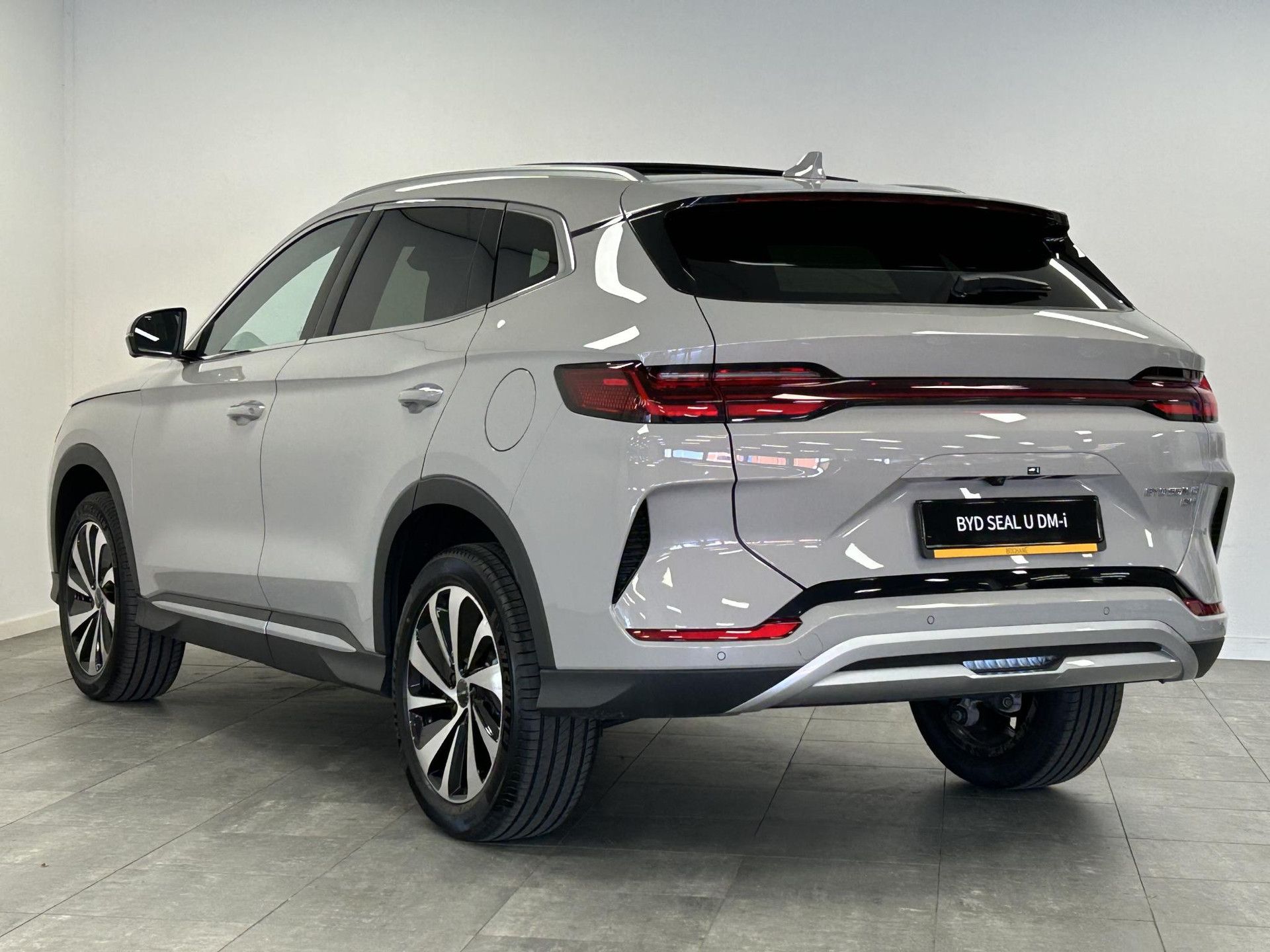 BYD SEALU