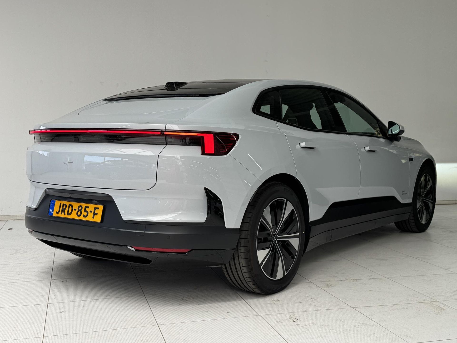 Polestar 4