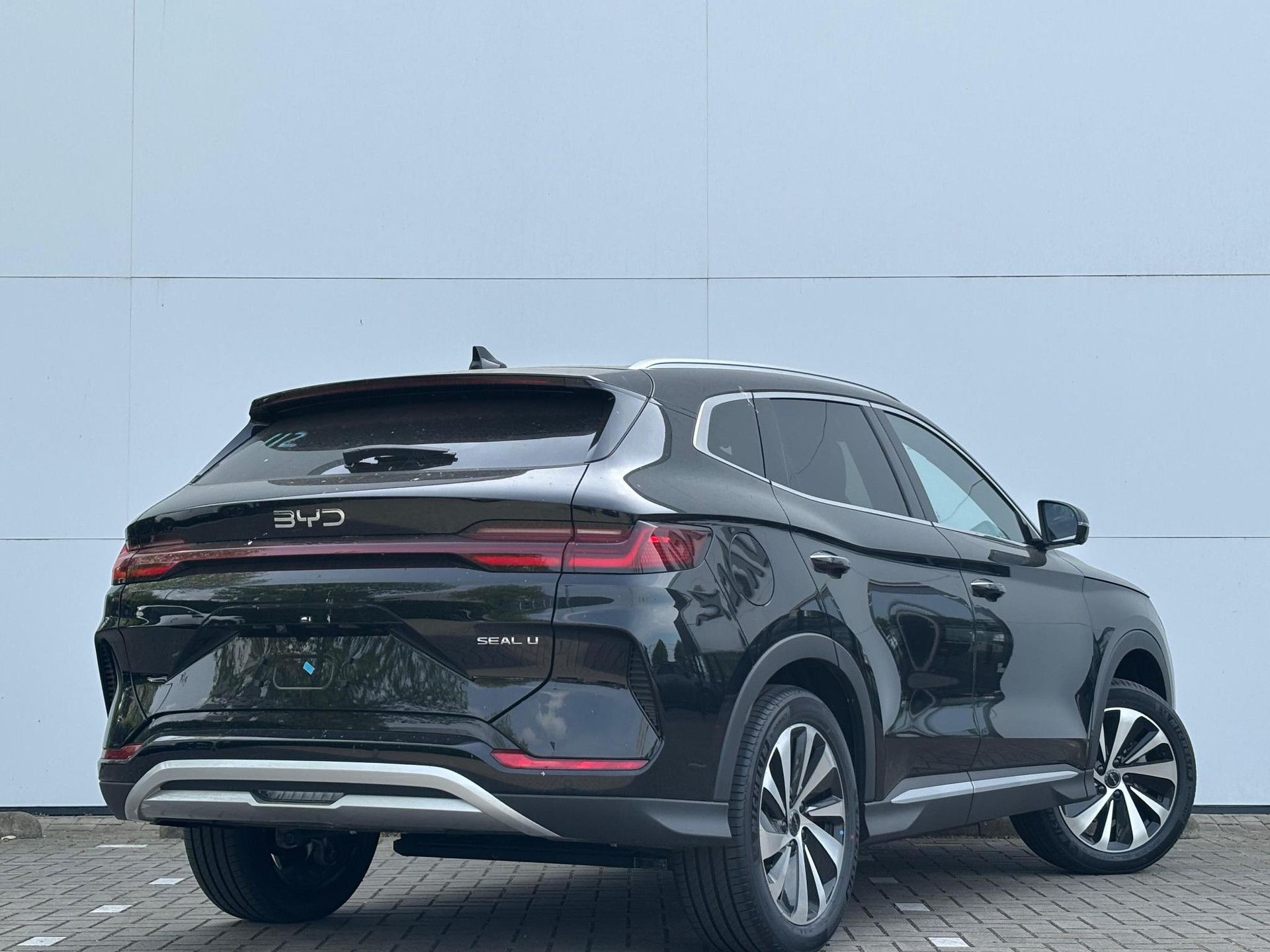 BYD SEALU