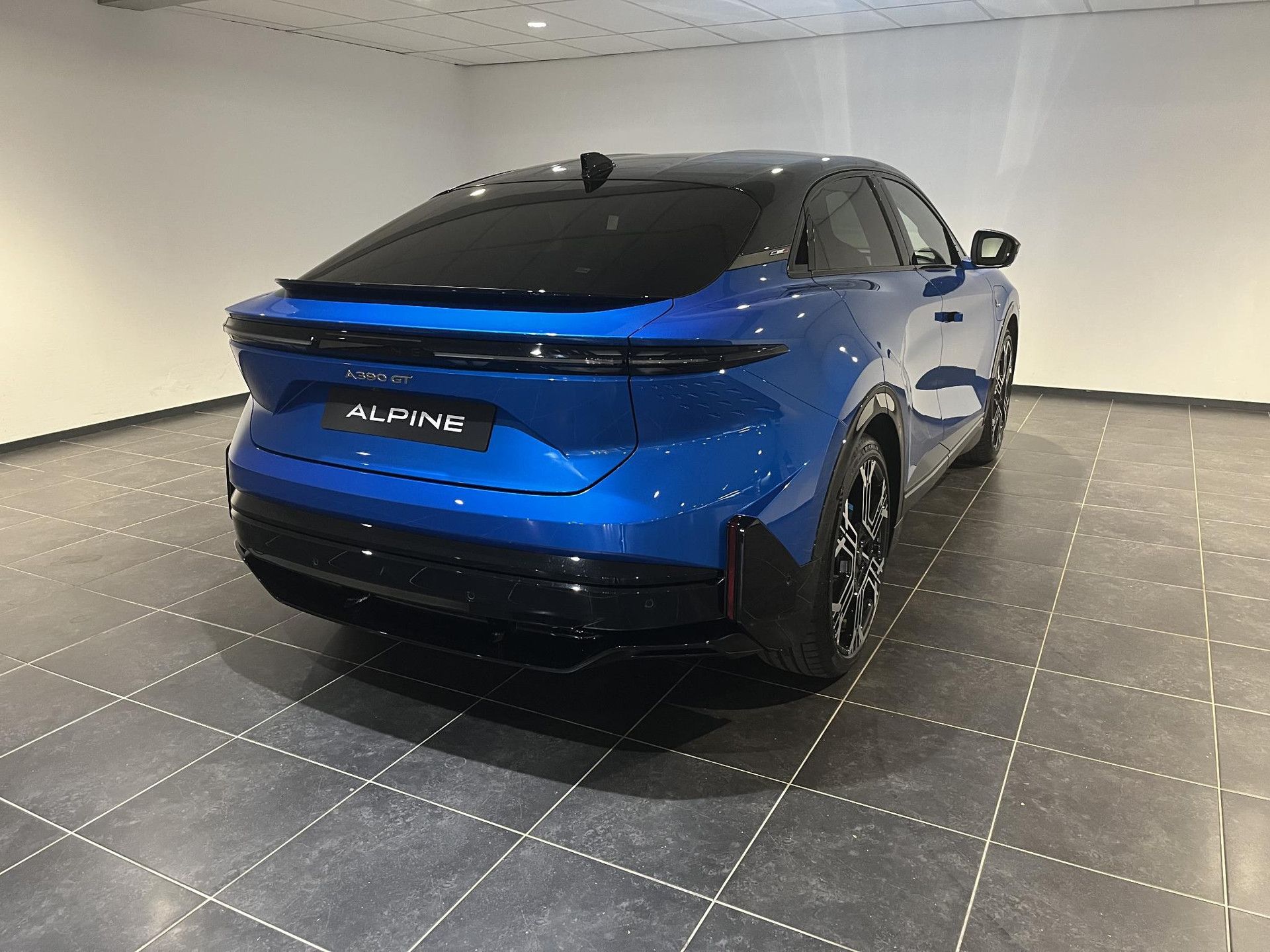 Alpine A390