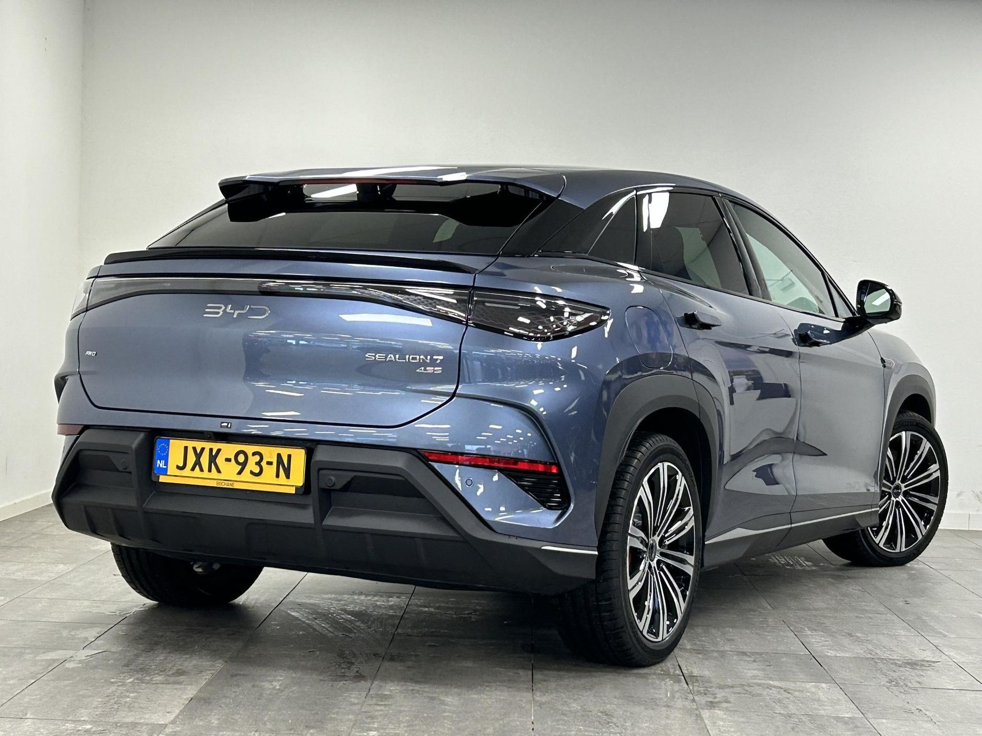 BYD SEALION